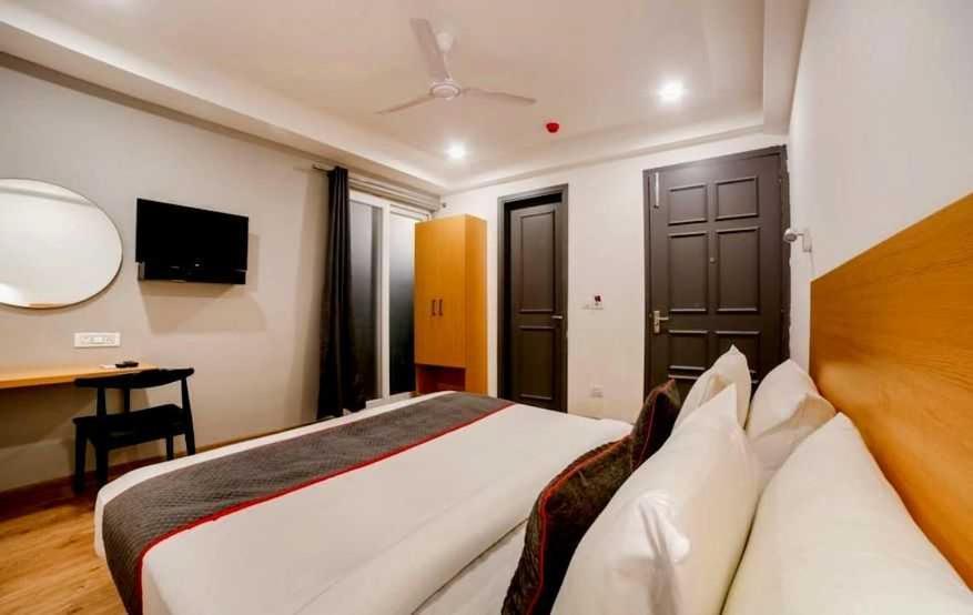 Collection O Kailash Enclave Hotel